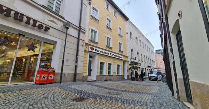 Wittgasse in Passau mit dem neuen Unterrichtsraum der Fahrschule Plechinger